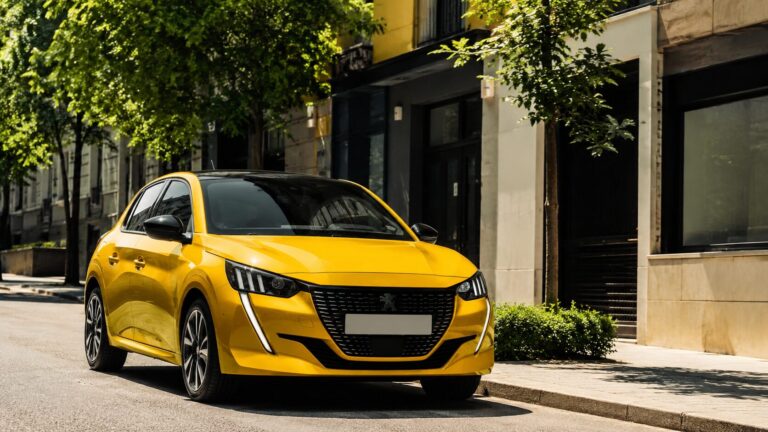 Peugeot 208 jaune : découvrez les meilleures offres !