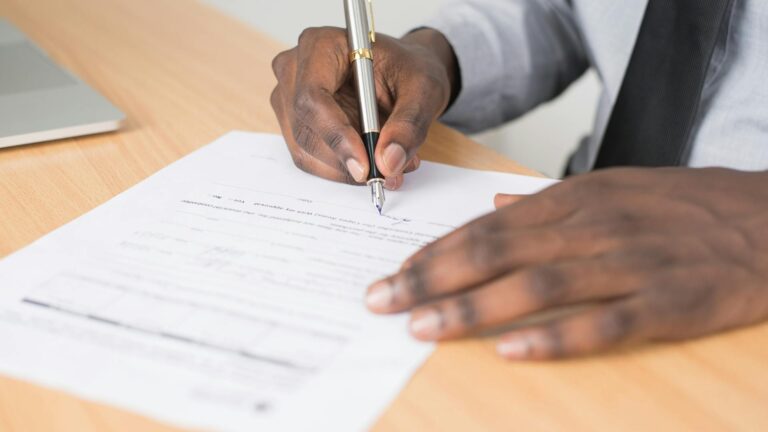 Facile-formalites.fr est-il une arnaque ? Distinguer service privé légal et site frauduleux
