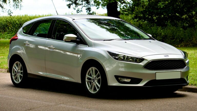 Fiche technique complète de la Ford Focus 2008