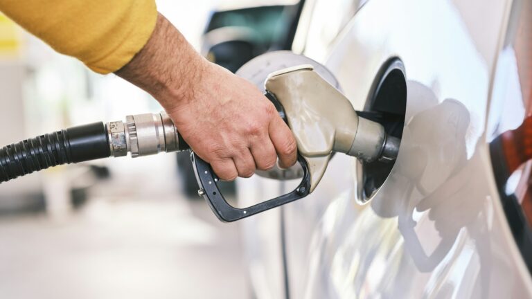 SP95-E10 : Pourquoi ses prix montent en flèche ?