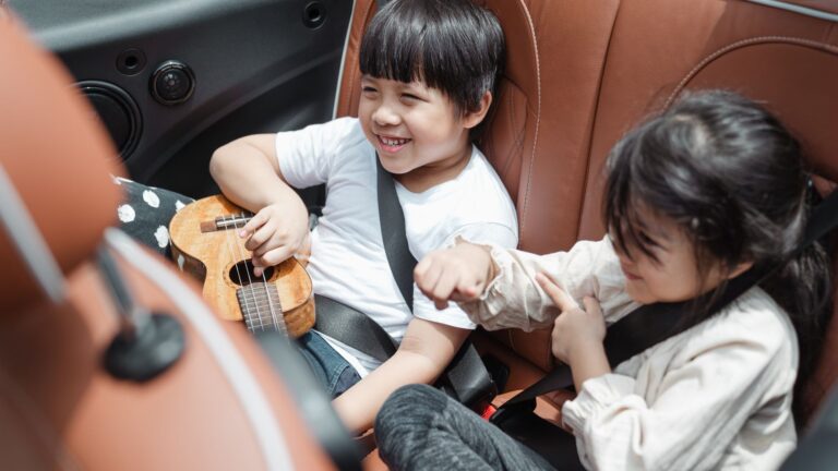 À quel âge faut-il utiliser un rehausseur en voiture ?
