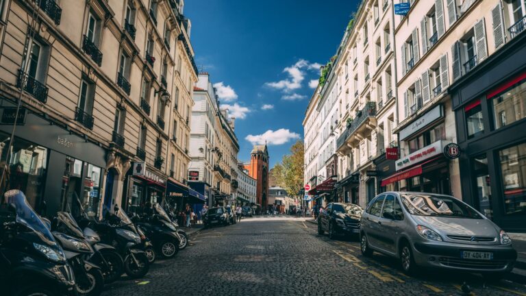Place de livraison à Paris : quelles règles suivre pour se garer ?