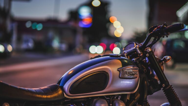Triumph Scrambler 900 : fiche technique, prix et avis 2026