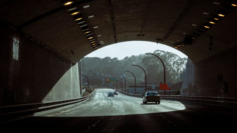Tarifs du tunnel sous la Manche : prix, durée et astuces